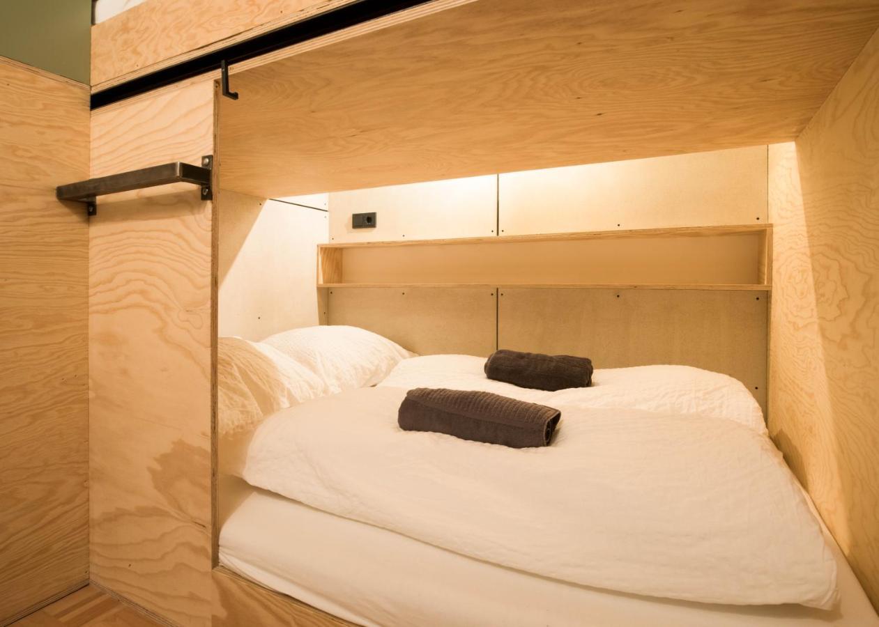 Double Bed in 10 Bed Mixed Dormitory Room,1319132449:JPEG